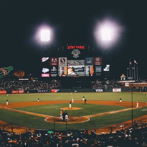 开云体育-东契奇连续三场得分狂潮，比分优势显著，挑战极限再铸辉煌，东契奇连续三场狂砍高分，统治级表现再铸辉煌